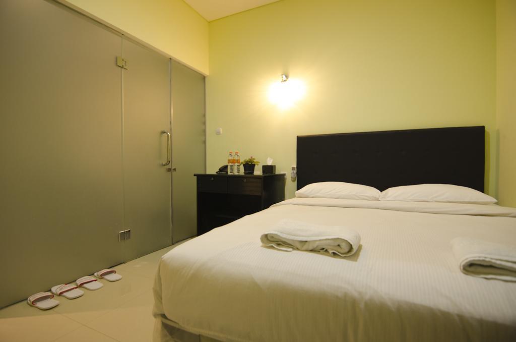 Guest House Salon Fora Gegerkalong Setiabudhi Bandung Exterior photo